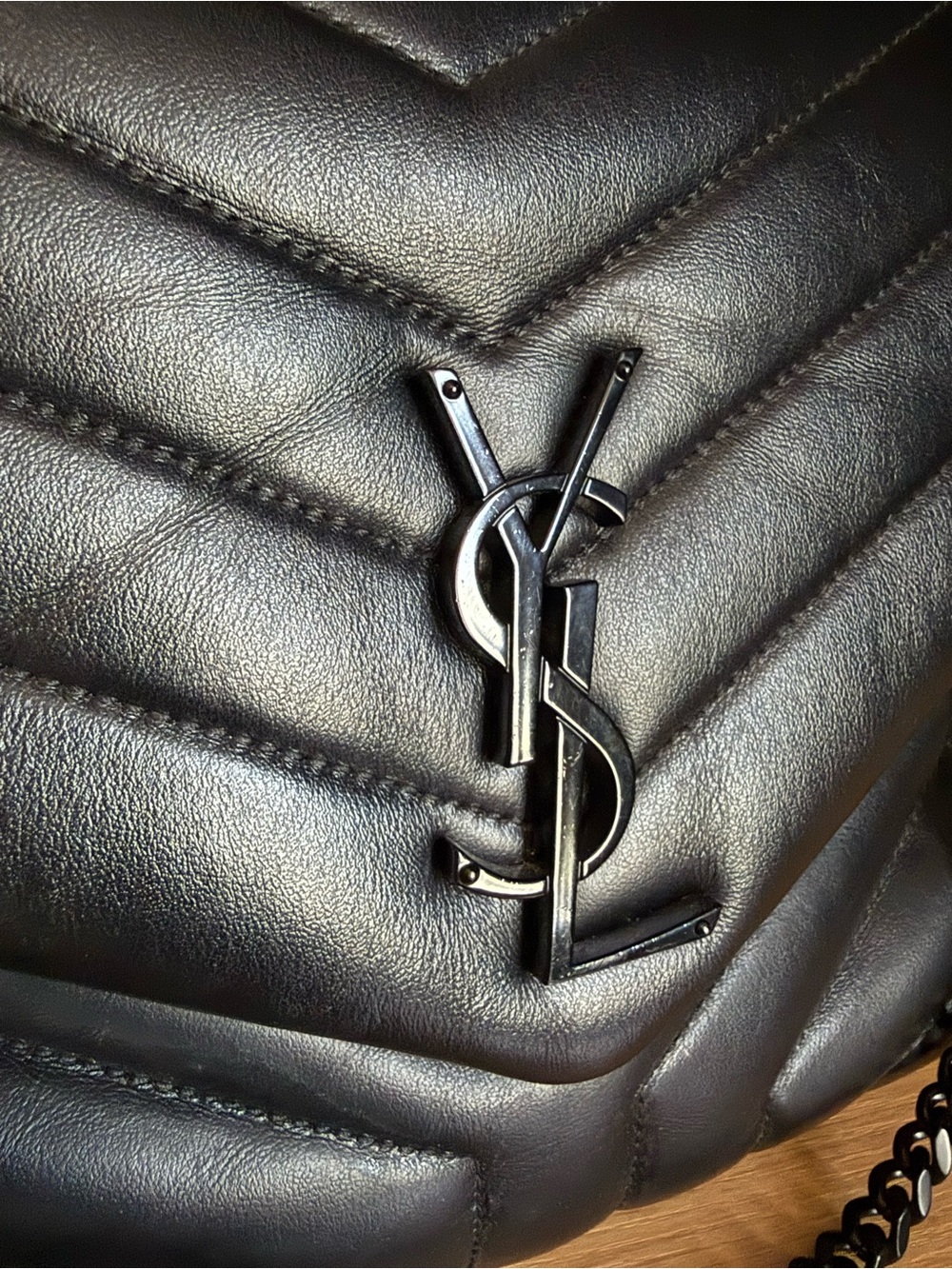 Saint Laurent Black Loulou Quilted Leather Shoulder Bag with Black YSL (Medium) - Picture 3 of 11